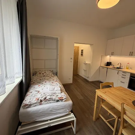 Apartment Moderni A Utulny 2kk, Idealni Pro Pary Hradec Králové